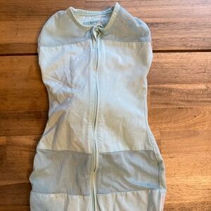 Happiest baby sleep pea swaddle sack